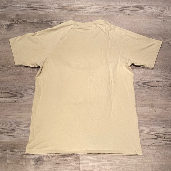 Trapstar It’s a Secret T-Shirt With Pocket on Front Men’s Size XL Very Rare - Picture 4 of 4